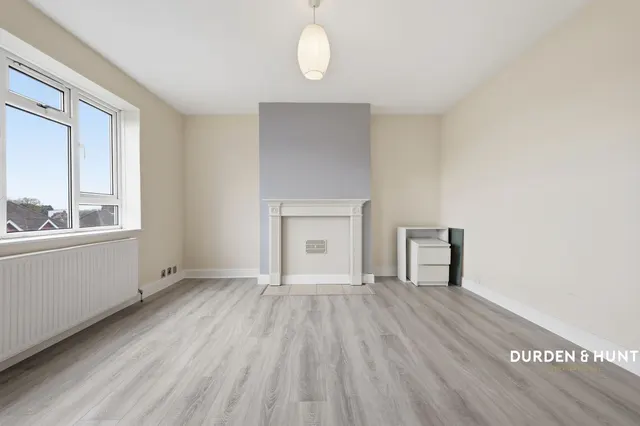 Loughton Way, Buckhurst Hill, IG9, photo 2
