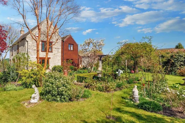 Blakes Hill, North Littleton, WR11, photo 1
