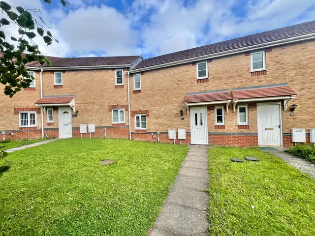Walton Crescent, St Helens, DL14, photo 1