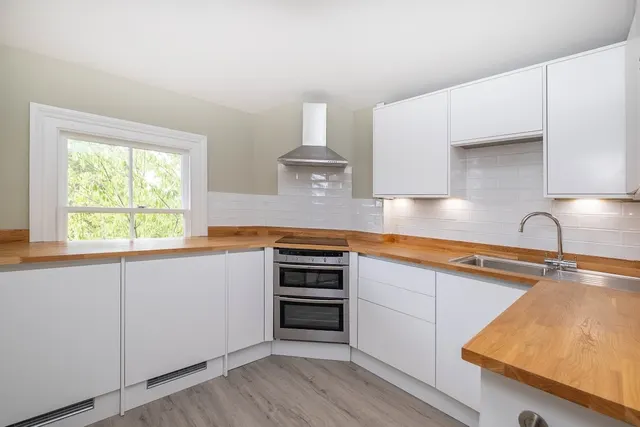 Queens Road Kingston Upon Thames KT2, photo 1