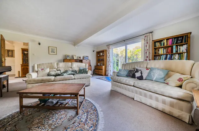Albion Road, Selsey, PO20, photo 3