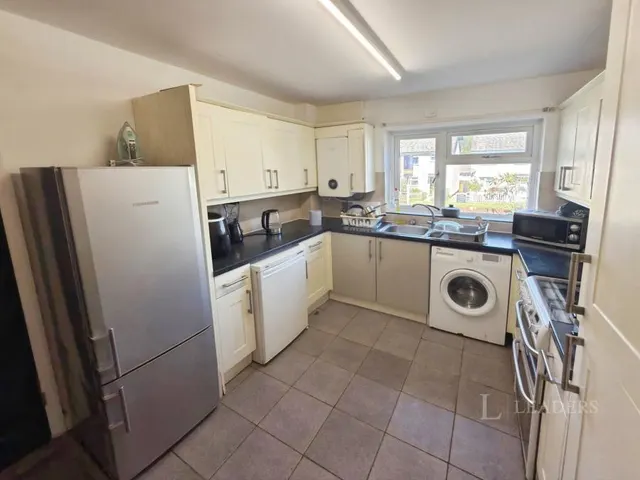 Essex Green, Chandler's Ford, SO53, photo 3