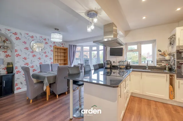 Highfield Road, Studley, B80, photo 3