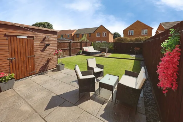 Henson Close, Chilton, DL17, photo 2