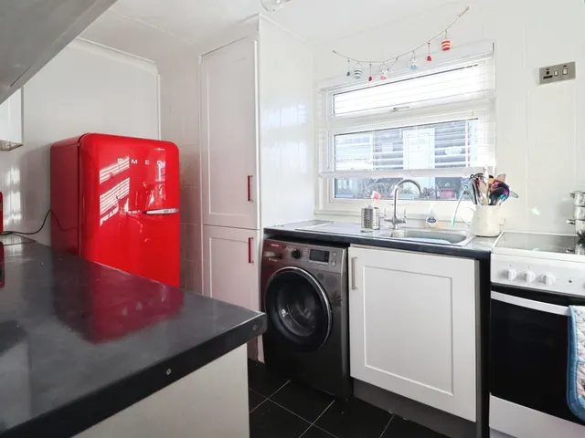 Fort Road, Penarth, CF64, photo 3
