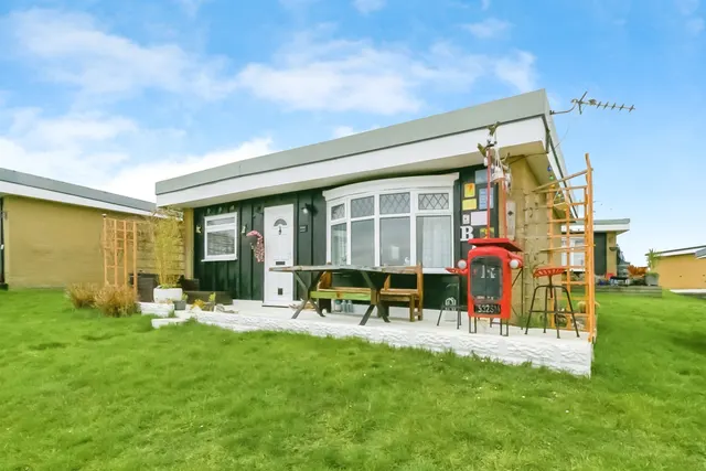 Fort Road, Penarth, CF64, photo 1