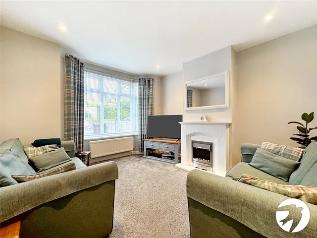 College Road, Maidstone, ME15, photo 2