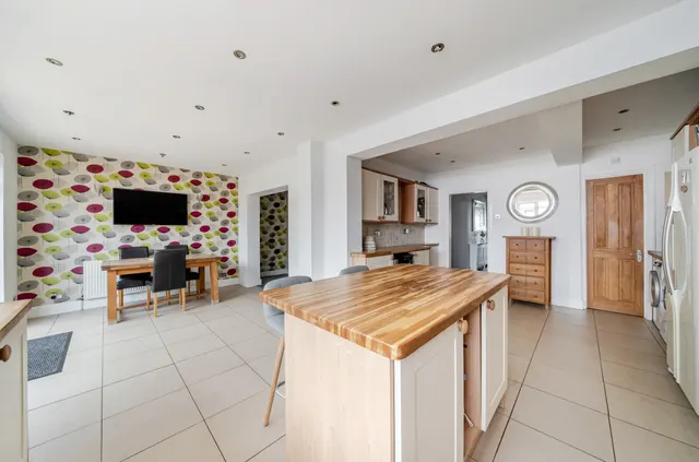 Photo 3 — Pembury Road, Bexleyheath, DA7