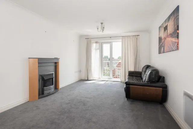 Old Dairy Close, Fleet, GU51, photo 2