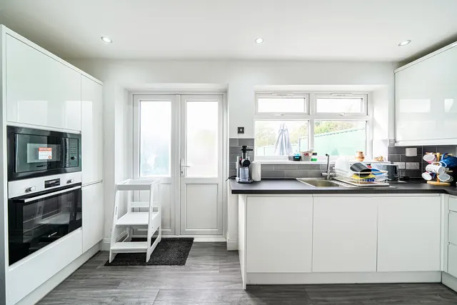 Hartland Drive, Ruislip, HA4, photo 2