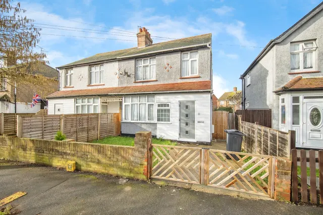 Upper Park Road, Clacton-On-Sea, CO15, photo 1