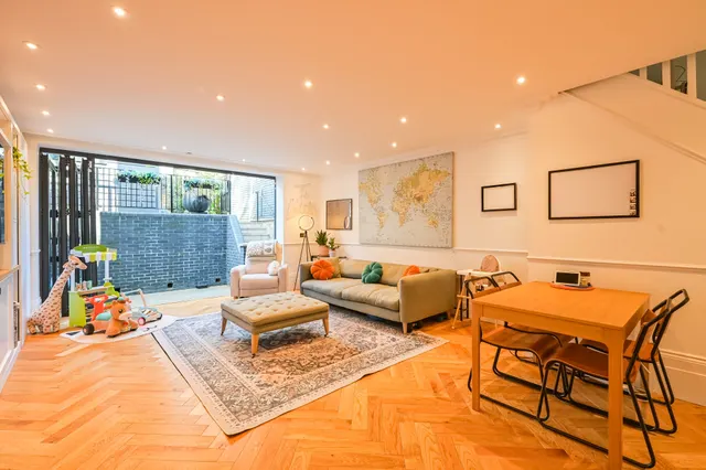 Brightgem Lodge, 114 Grosvenor Avenue, London, photo 1