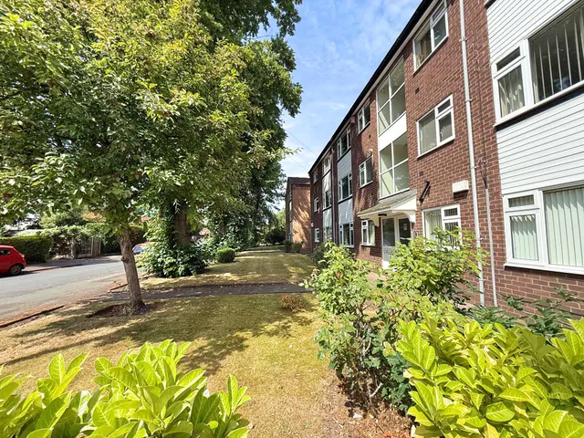 Rookfield Avenue, Sale, photo 2