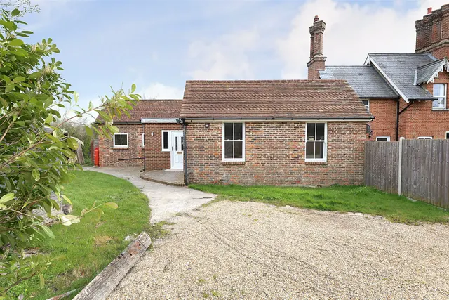 Brickhouse Lane, Newchapel, RH7, photo 1