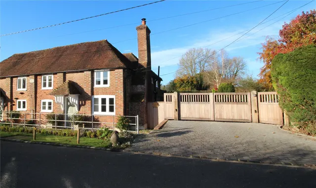 Bell Lane, Splaynes Green, Uckfield, East Sussex, TN22 3TP, photo 1