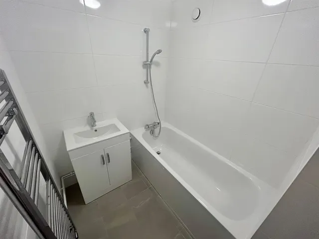 Photo 3 — Overstrand House, Sunrise Avenue, Hornchurch, RM12 4YN