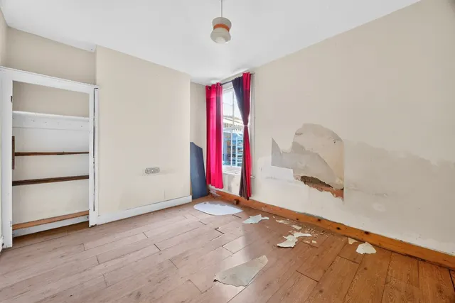 Photo 3 — Goldsboro Road, London