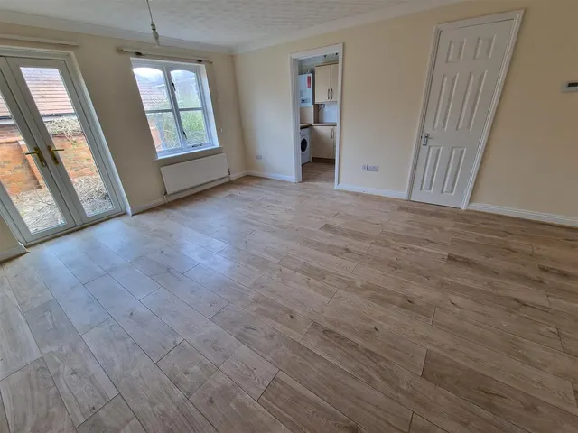 Photo 3 — Rose Court Newbury, Gillingham, Dorset SP8 4TS