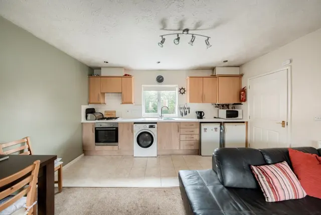 Coopers Close, Stratford-upon-Avon, CV37, photo 2
