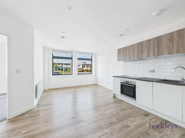 London Road, Staines-upon-Thames, TW18, photo 2