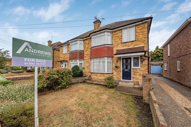 Peel Way, Hillingdon, UB8, photo 1