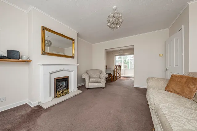 Photo 2 — Peel Way, Hillingdon, UB8
