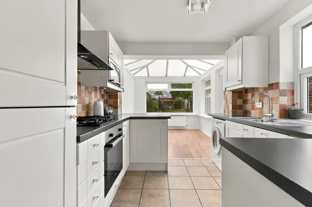 Woodthorpe Road, Ashford, TW15, photo 3