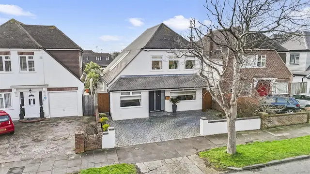 Alinora Crescent, Goring-By-Sea, Worthing, photo 1