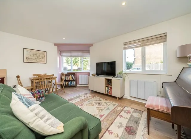 Photo 2 — Britannia Road, Surbiton, KT5