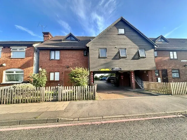 Mallards Court, Ley Street, IG1, photo 1