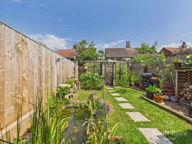 Photo 3 — Annandale Road, Hull, East Riding of Yorkshire, HU9
