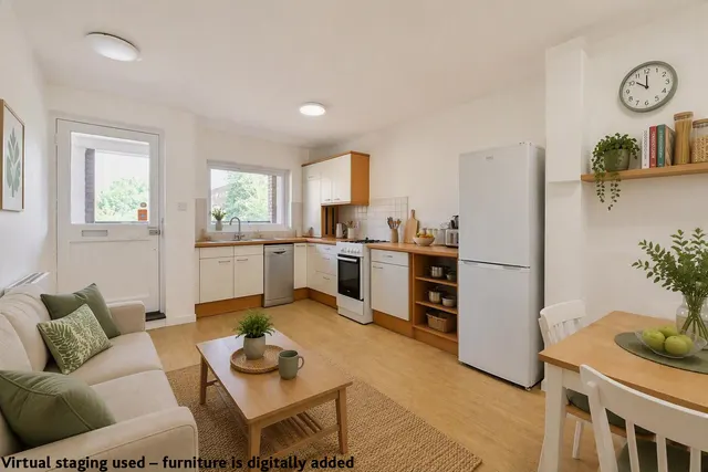 Photo 2 — 40 Turenne Close, London