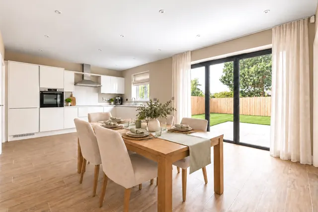 Orchard Road, Chessington, KT9, photo 3