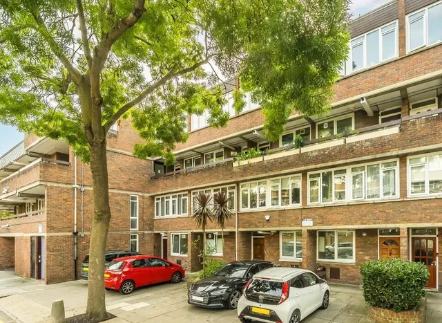 Carey Gardens, South Lambeth, SW8, photo 1