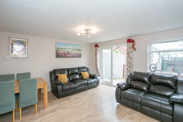 Bushey, WD23, photo 2
