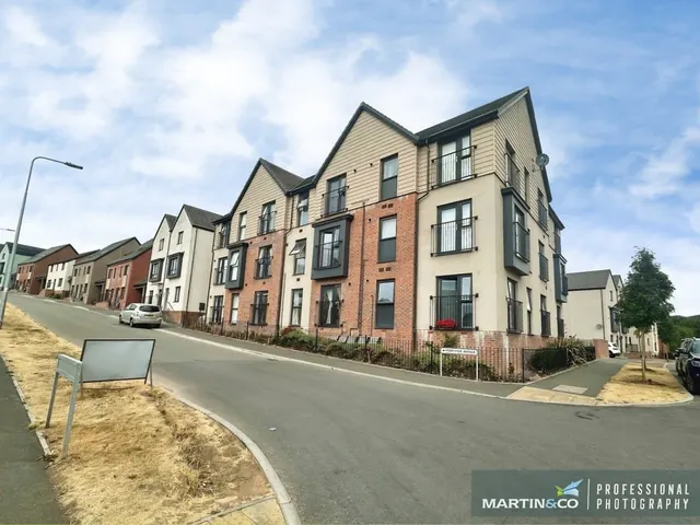 Church Road, St Edeyrns, photo 1