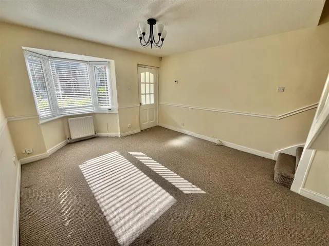 Gladewood Close, Wilmslow, SK9, photo 3
