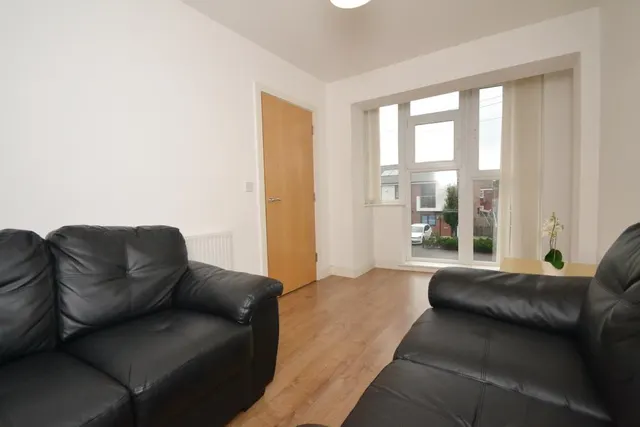 Plymouth View, Ardwick, M13, photo 2