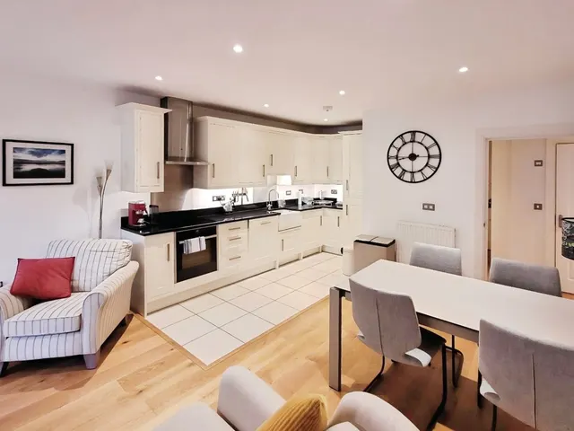 Cannongate Road, Hythe, CT21, photo 2