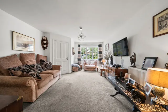 Photo 3 — Doresa Close, Addlestone KT15 1AB