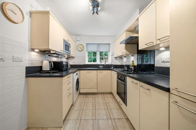 Photo 2 — Doresa Close, Addlestone KT15 1AB