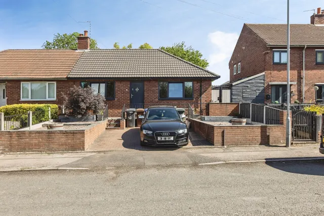 Redthorne Way, Shafton, Barnsley, photo 1