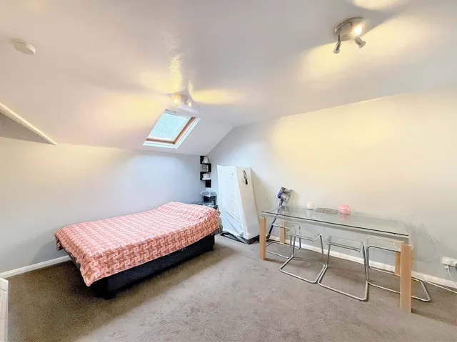 Nicholls Avenue, Uxbridge, UB8, photo 2