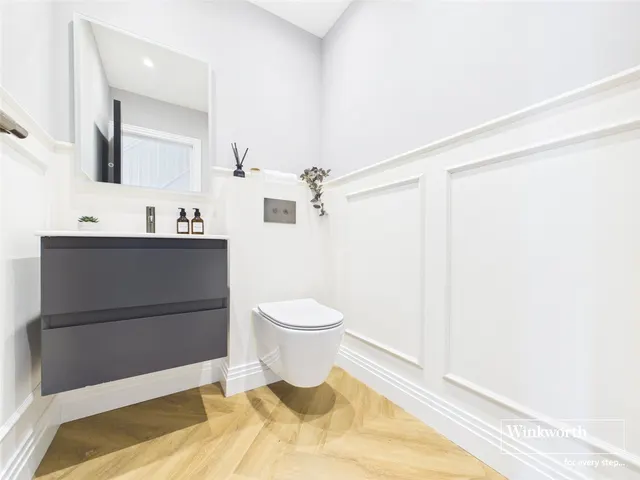 Photo 2 — Brookers Hill, Shinfield, Reading, Berkshire, RG2