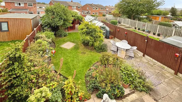 Burton Bank Road, Monk Bretton, S71, photo 2