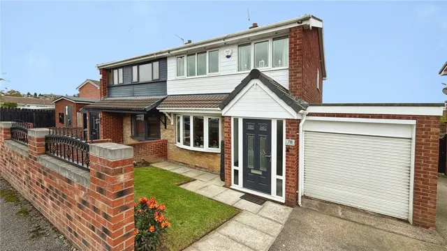 Burton Bank Road, Monk Bretton, S71, photo 1
