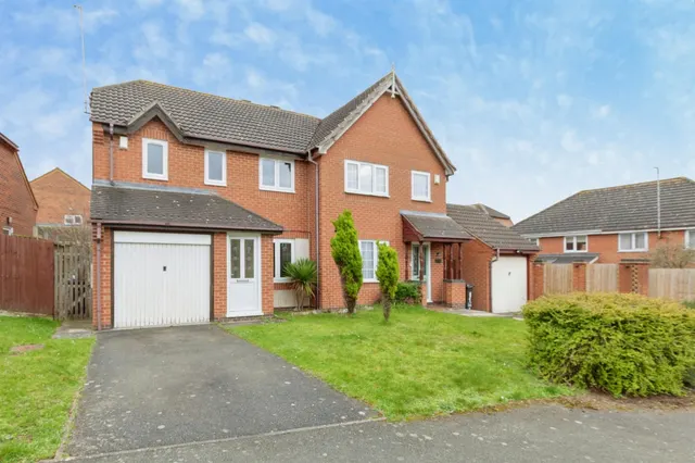 Cloverdale Road, Hamilton, Leicester, photo 1