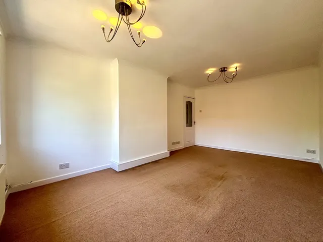 Holland Close, Bromley, BR2, photo 1