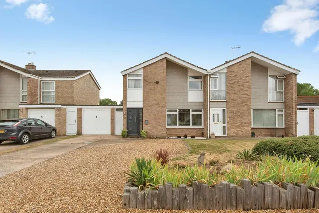 Riverside Gardens, Biggleswade, Bedfordshire, SG18, photo 1