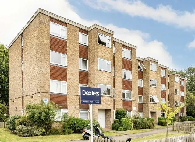 Stourton Avenue, Feltham, TW13, photo 1